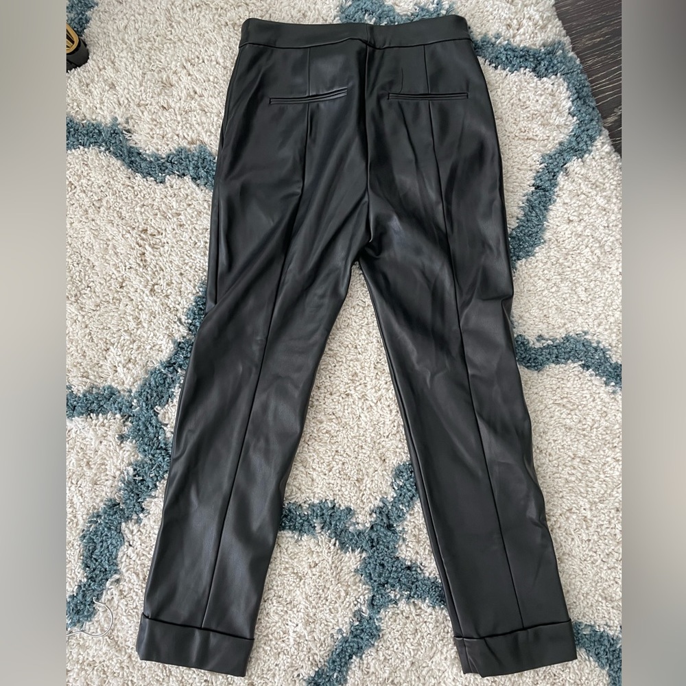 Ann Taylor Size 0 Black Faux Leather Pants